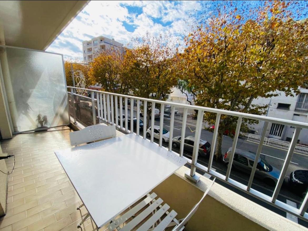 Joli Studio Avec Terrasse Apartment Nice Exterior photo